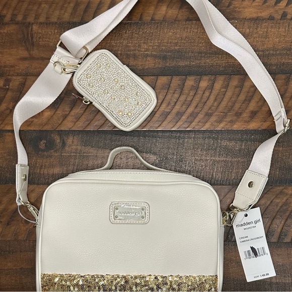 NWT Madden Girl Camera  Crossbody Bag With Pouch - Picture 2 of 11